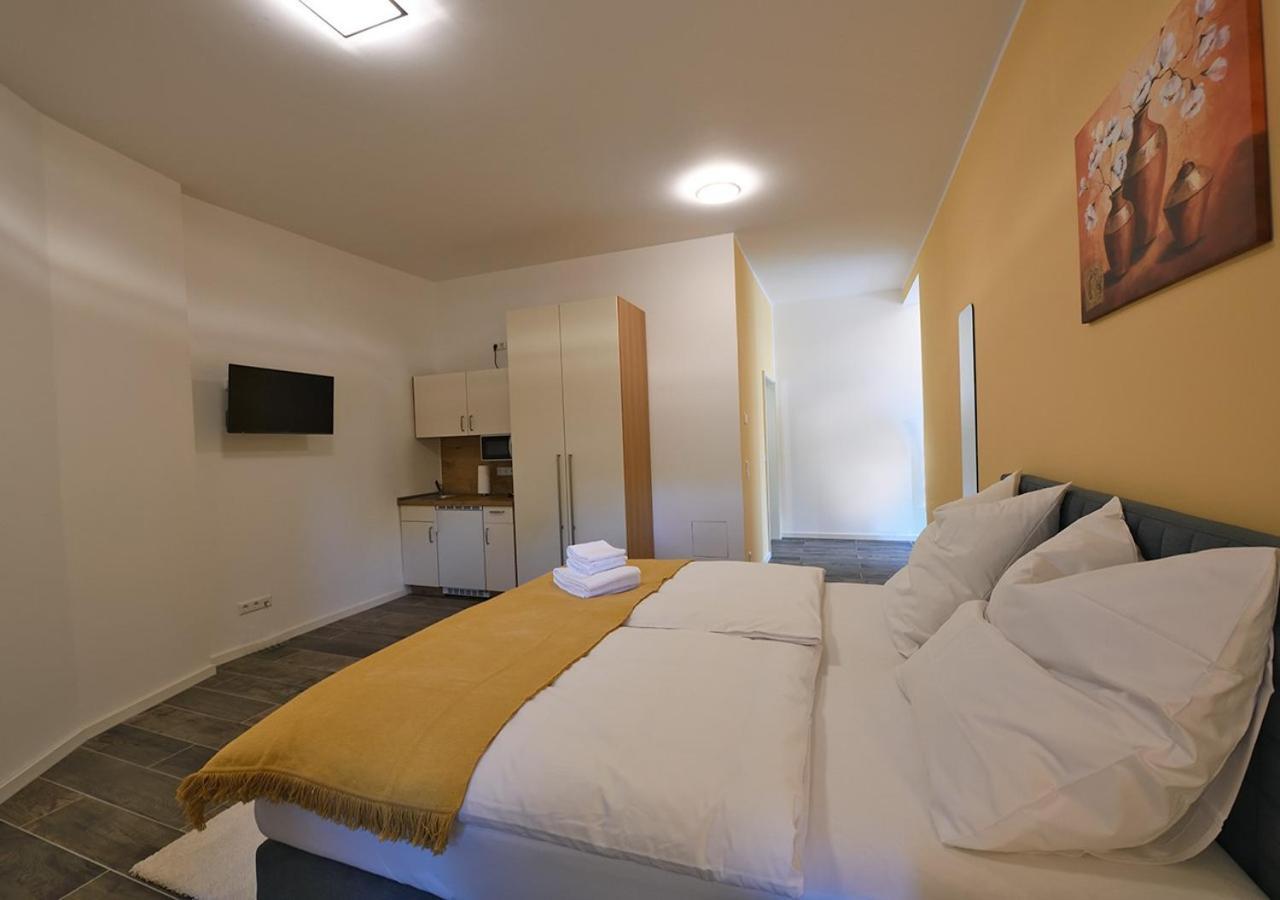 Apartamento Boardinghouse Am Welzbach Gau-Algesheim Exterior foto